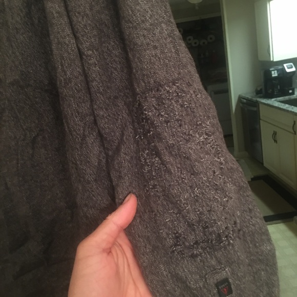 GUESS medium button up. - Picture 8 of 8